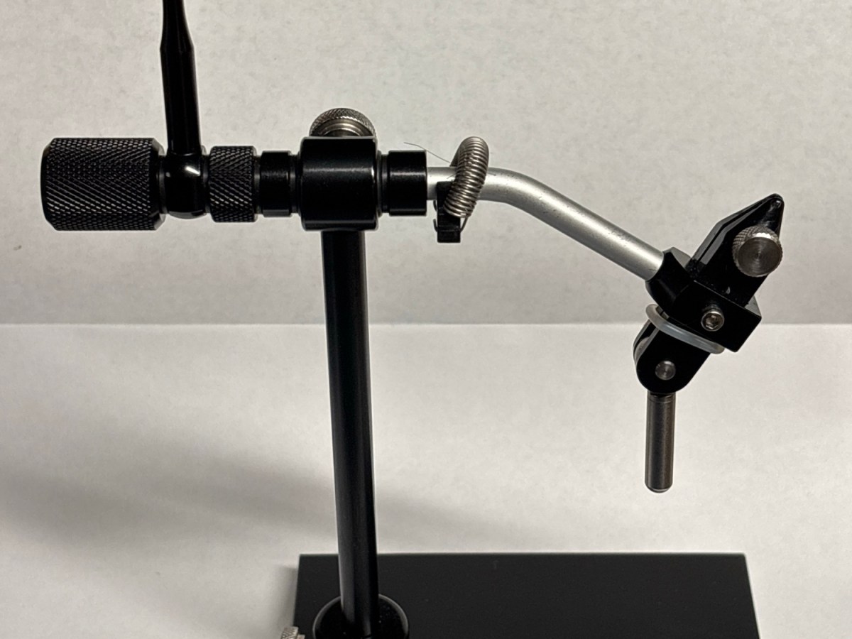 Kingfisher Blackfoot Fly Tying Vise Review – A Durable, Travel-Ready Fly Tying&nbsp;Vise